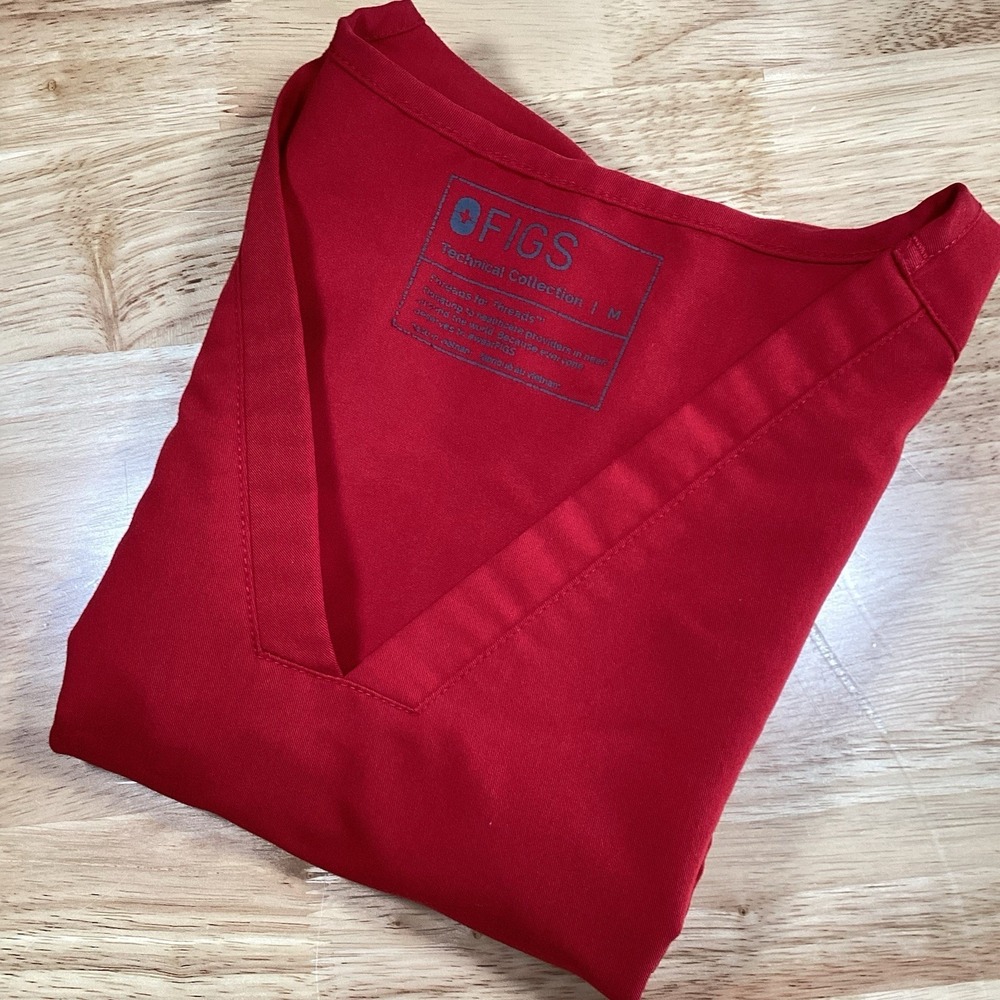 Ladies Figs Technical Collection Casma Scrub Top- Red- Medium- Flaw